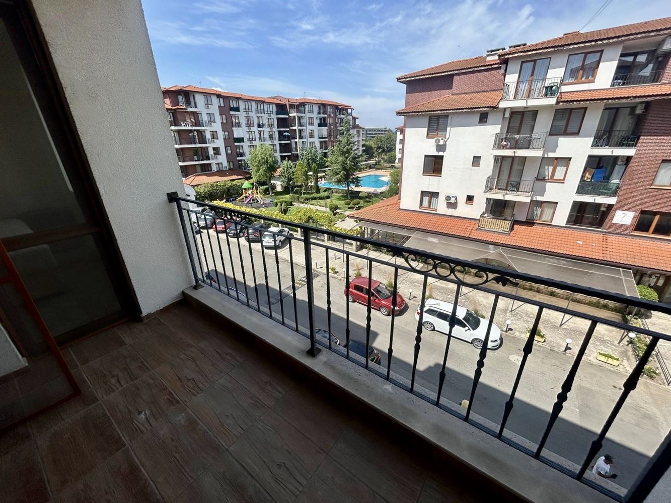 Großzügige 3-Zimmer-Wohnung mit zwei Schlafzimmern in Nessebar – zwei Terrassen und Möglichkeit für ein drittes Schlafzimmer