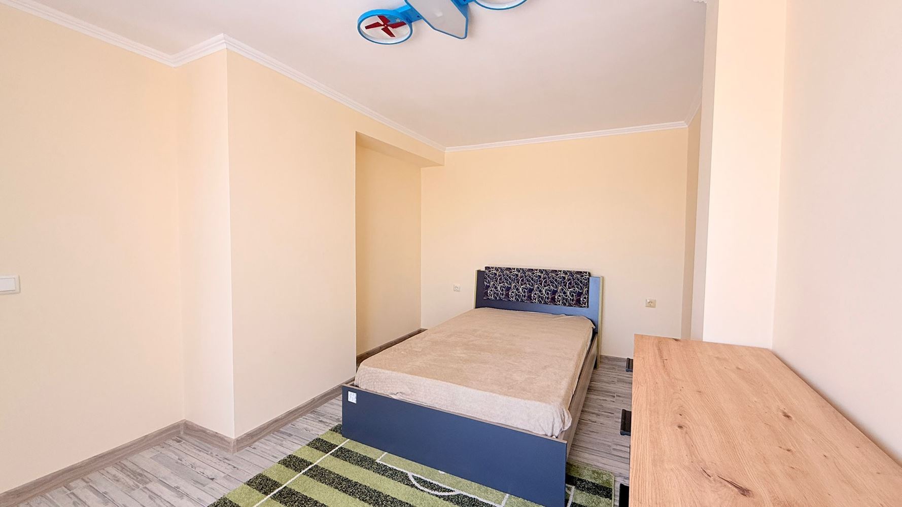 Luxuriöse Maisonette-Wohnung mit drei Schlafzimmern im Herzen von Sonnenstrand – Raum, Stil und Komfort auf zwei Ebenen