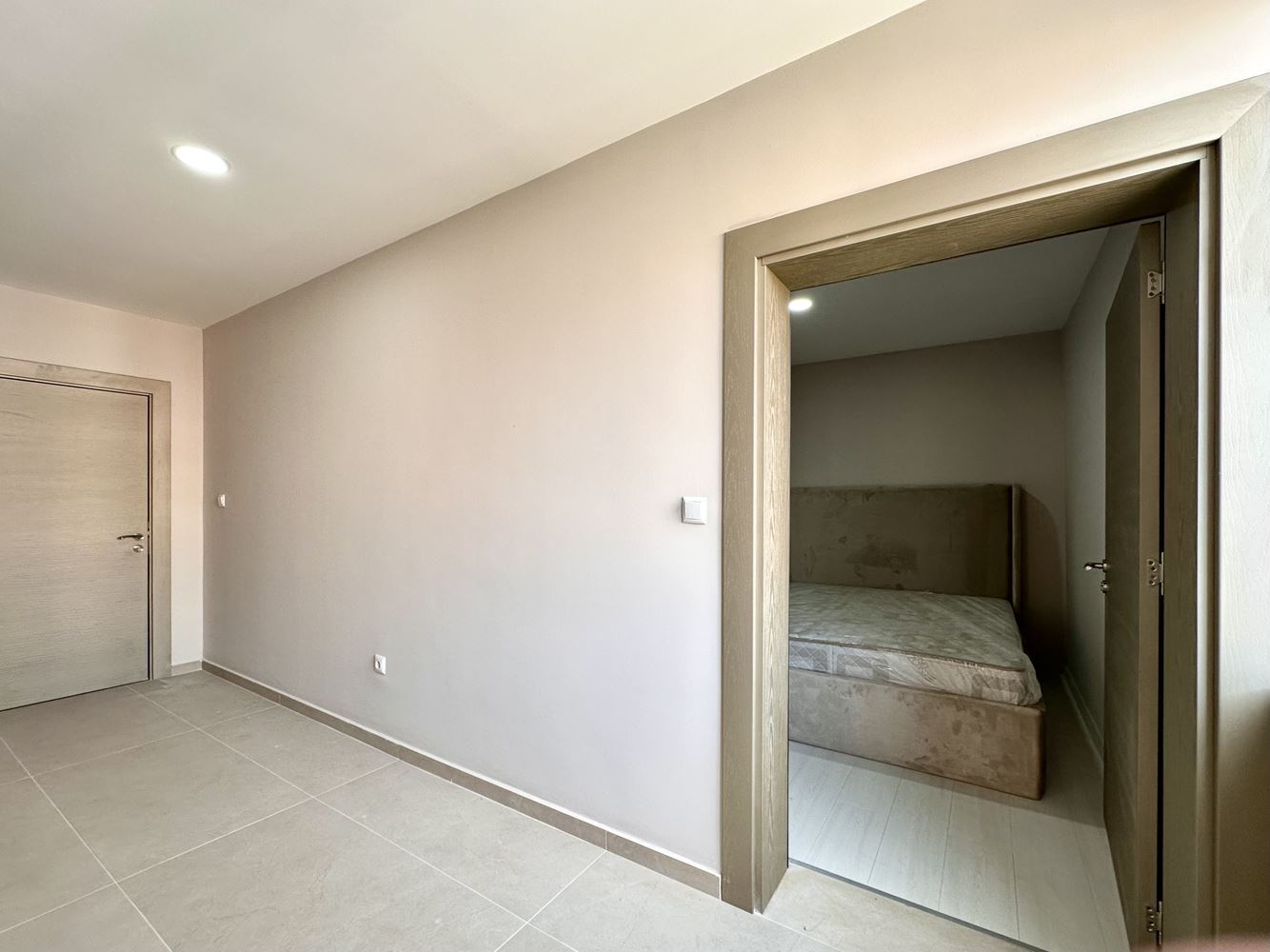 Gemütliche Ein-Zimmer-Wohnung mit Pool- und Grünblick in Sonnenstrand – bezugsfertig