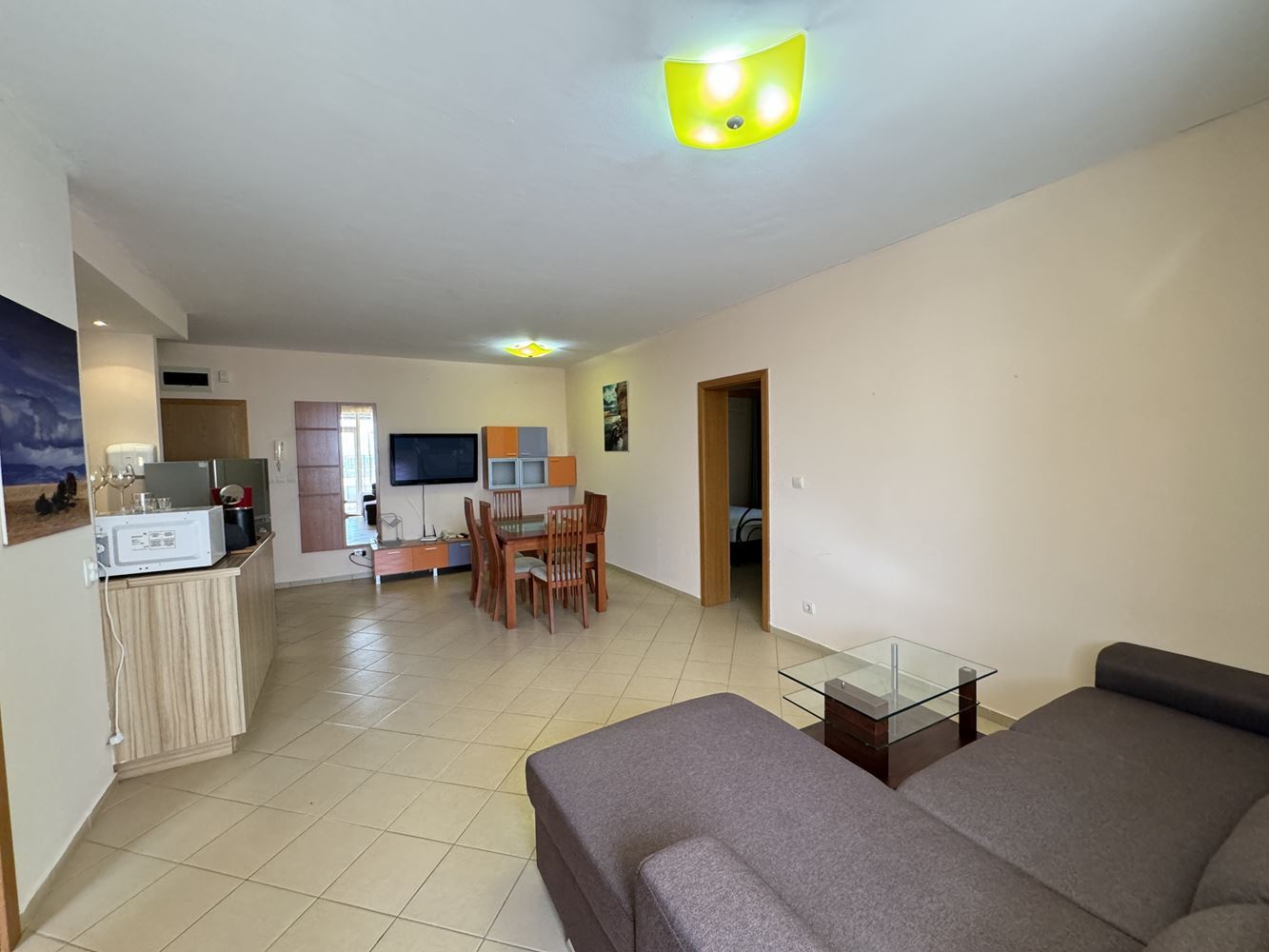 Geräumige 3-Zimmer-Wohnung in erster Meereslinie in Sveti Vlas – Meer- und Poolblick