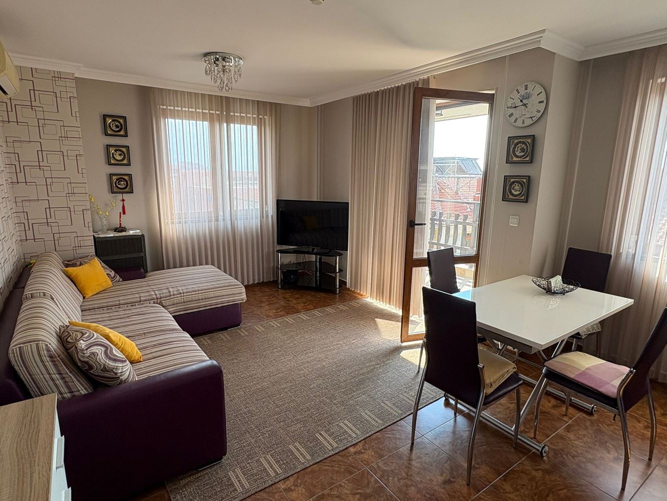 Drei-Zimmer-Wohnung mit Panoramablick auf das Meer in Sveti Vlas – 200 m vom Strand