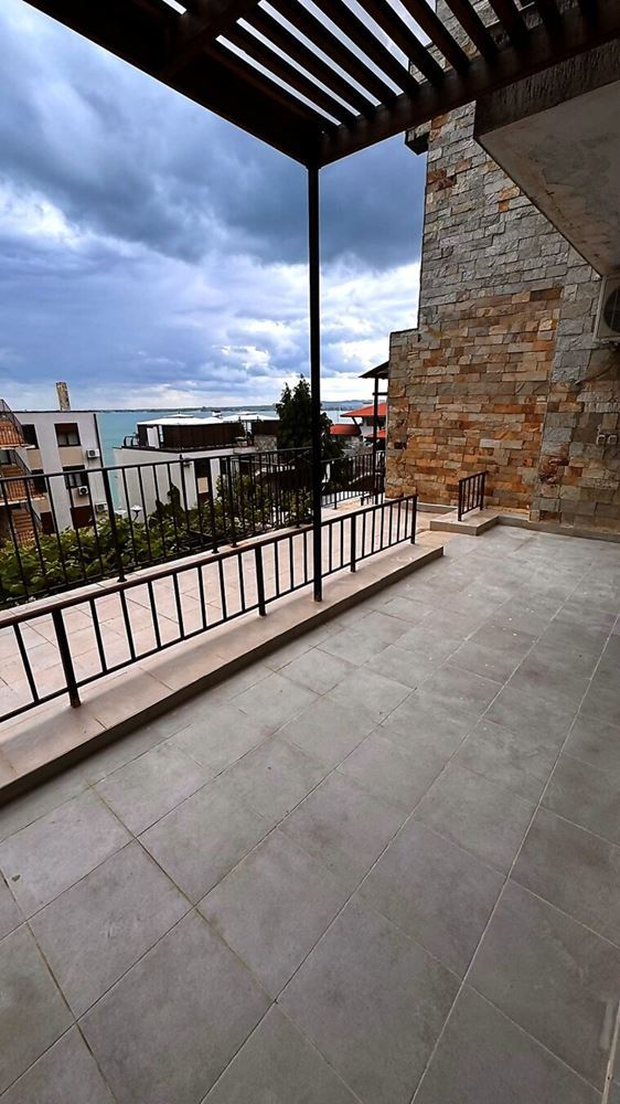 Drei-Zimmer-Wohnung mit Meerblick in einer prestigeträchtigen Anlage in Sveti Vlas
