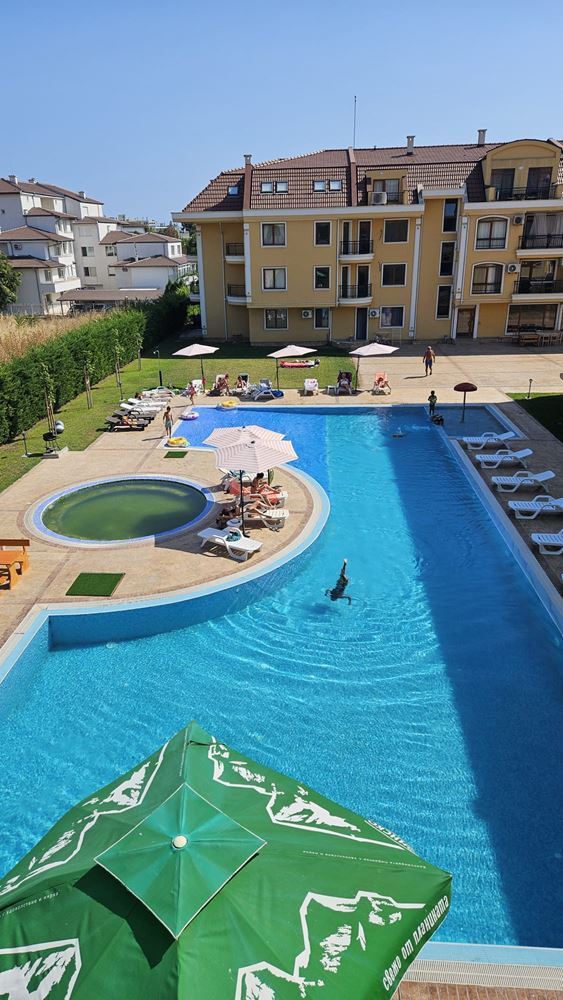 Ein-Zimmer-Wohnung mit Akt 16 in Ravda, vierte Etage – modernes Gebäude, ausgezeichnete Lage und Renditepotenzial