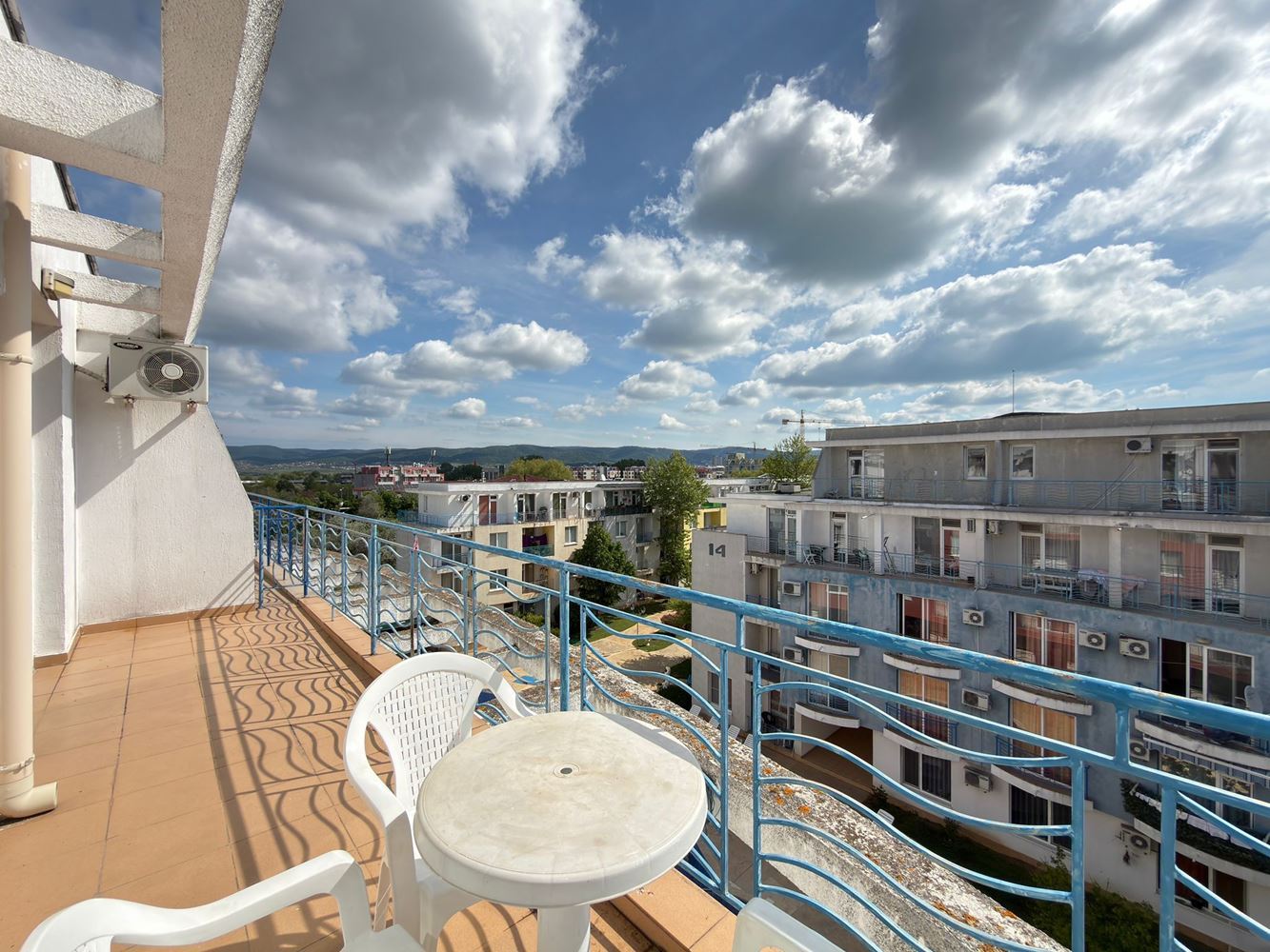 Geräumige Vierzimmer-Maisonettewohnung mit Panoramablick – Komfort und Stil im Herzen der Ruhe
