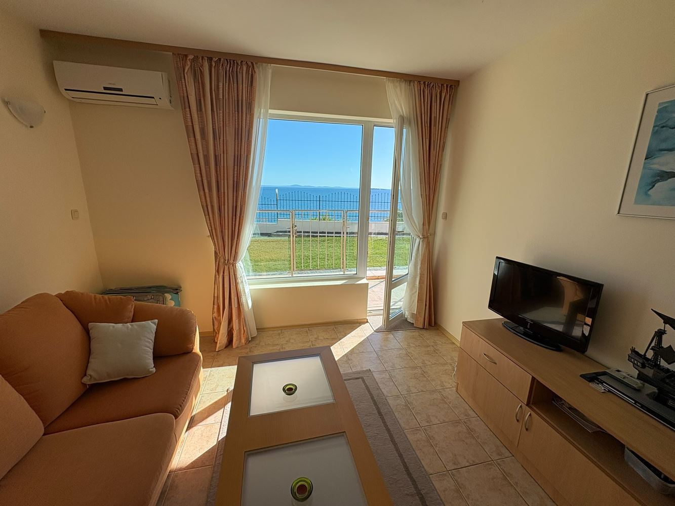 Erste Meereslinie in Sveti Vlas – geräumige Wohnung mit einem Schlafzimmer und Meerblick
