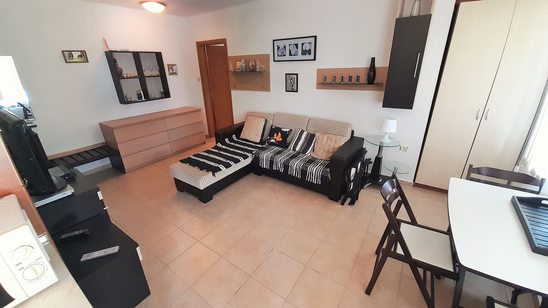 Gemütliche 2-Zimmer-Wohnung mit großzügigen Terrassen und niedriger Instandhaltungsgebühr in Sonnenstrand