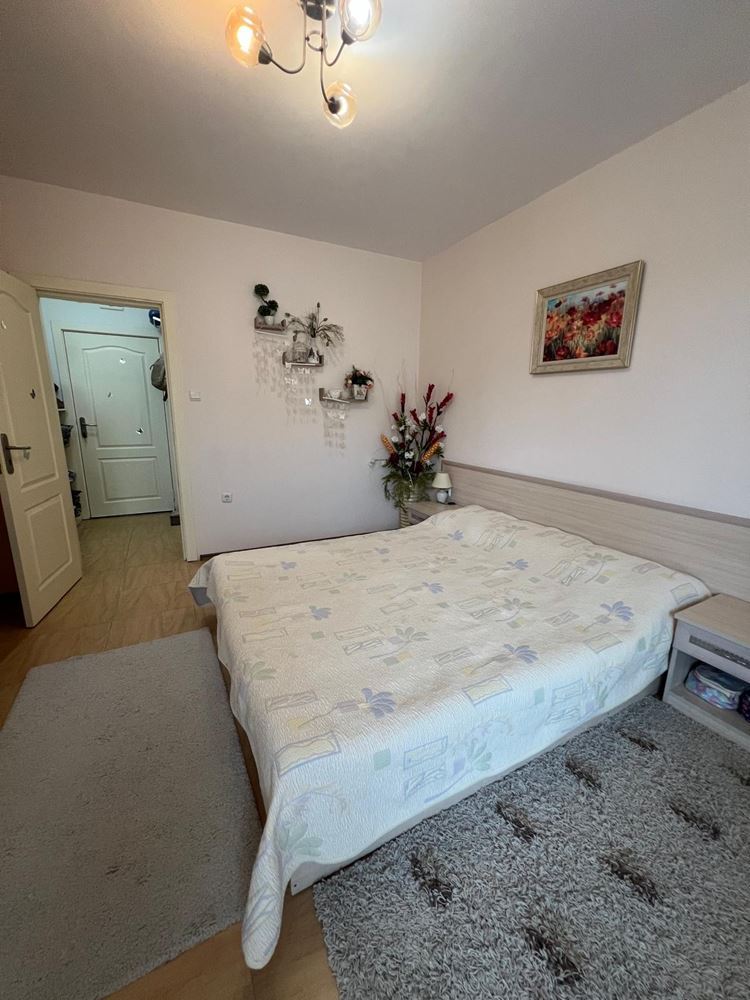 Geräumige 2-Zimmer-Wohnung 5 Minuten vom Strand entfernt in Sonnenstrand – möbliert und bezugsfertig