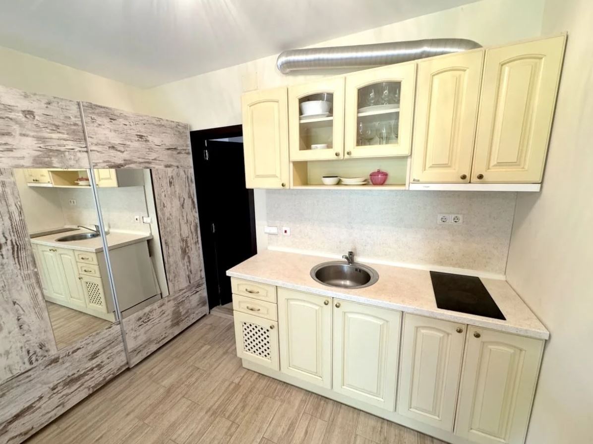 Stilvolles Studio mit Zugang zum Innenhof in einer luxuriösen Wohnanlage in Sonnenstrand