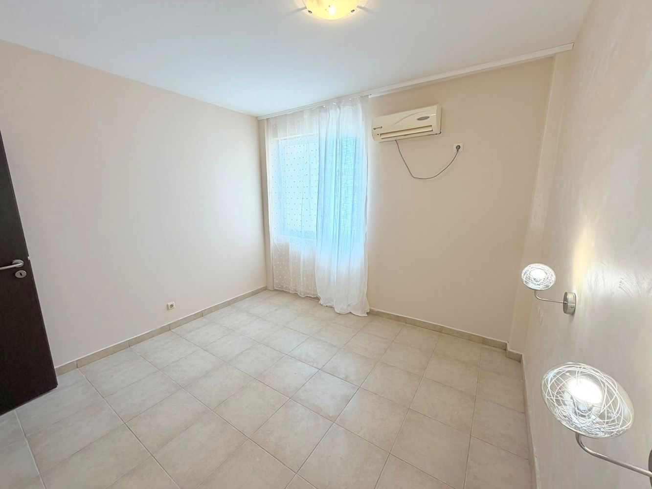 Drei-Zimmer-Wohnung in Sonnenstrand ohne Instandhaltungsgebühr – ausgezeichnete Lage, attraktive Investition
