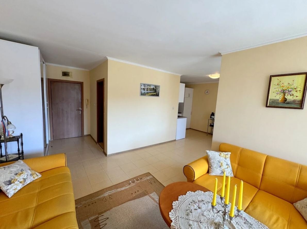 Geräumiges Apartment mit zwei Schlafzimmern in Sonnenstrand – Komfort, Ruhe und eine angenehme Umgebung