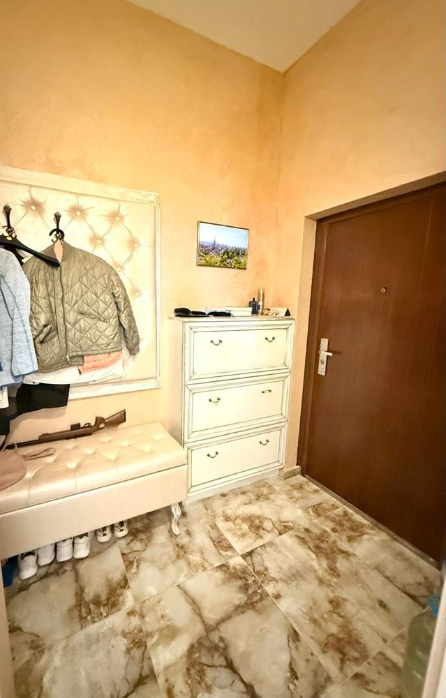Luxuriöses Maisonette-Apartment mit großzügiger Veranda und Poolblick in Sveti Vlas