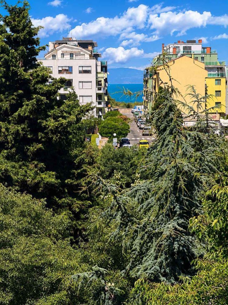 Pomorie, Zentrum und Meer nur einen Schritt entfernt – gemütliche Zweizimmerwohnung mit teilweise Meerblick