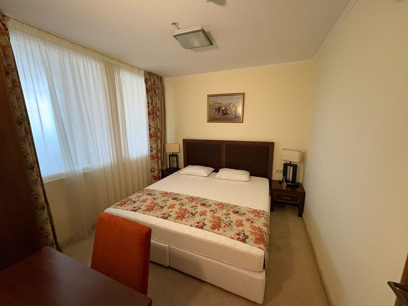 Luxuriöse 2-Zimmer-Wohnung mit Meerblick in erster Linie in Pomorie – eine prestigeträchtige Immobilie mit einzigartigen Annehmlichkeiten