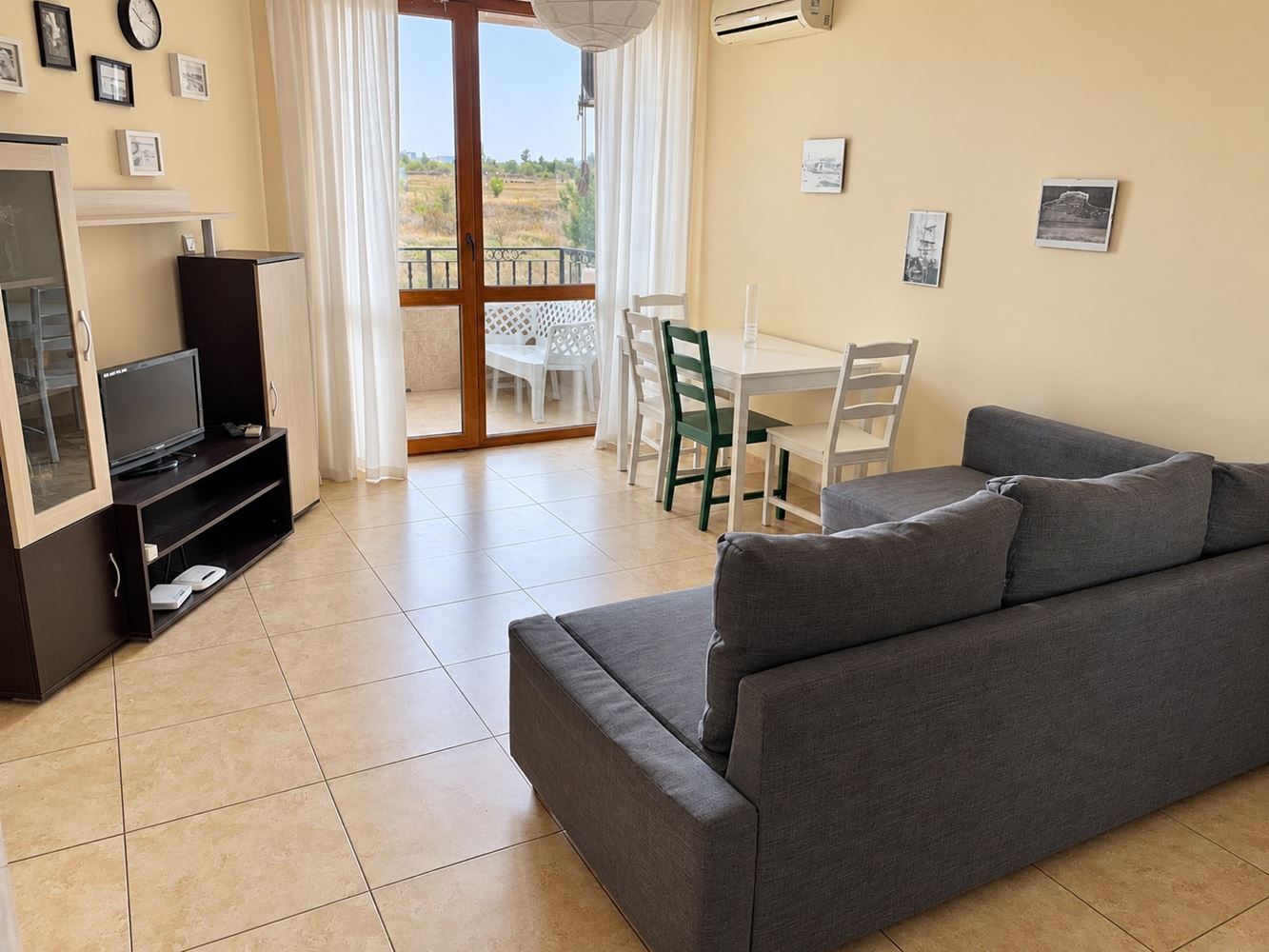 Geräumige Wohnung mit zwei Schlafzimmern und Blick auf die Natur in Nessebar