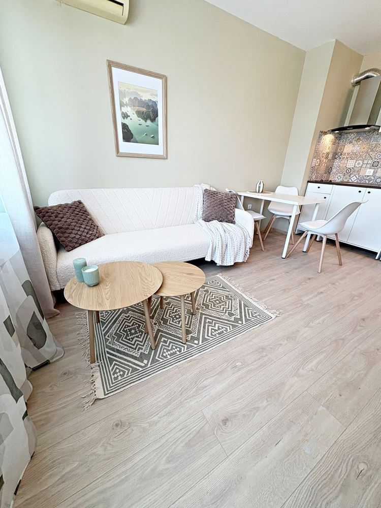 Stilvolle Wohnung mit einem Schlafzimmer und niedriger Wartungsgebühr in einer ausgezeichneten Anlage in Sonnenstrand – bezugsfertig oder als Investition