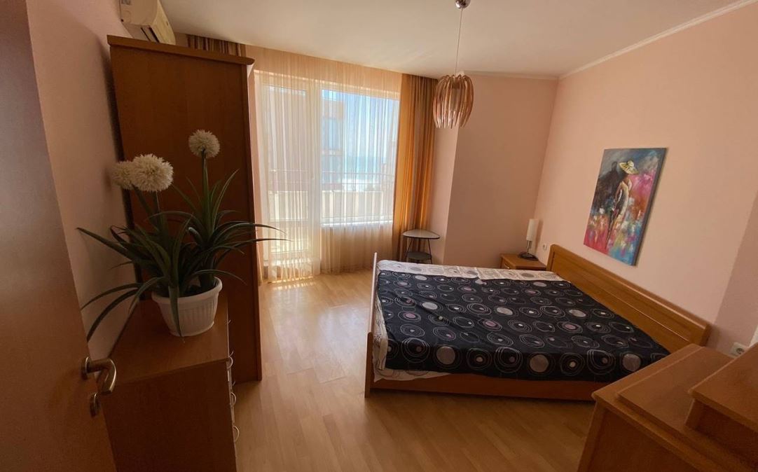 Wohnung mit zwei Schlafzimmern und Meerblick in erster Meereslinie in Elenite – Komfort, Natur und Ruhe