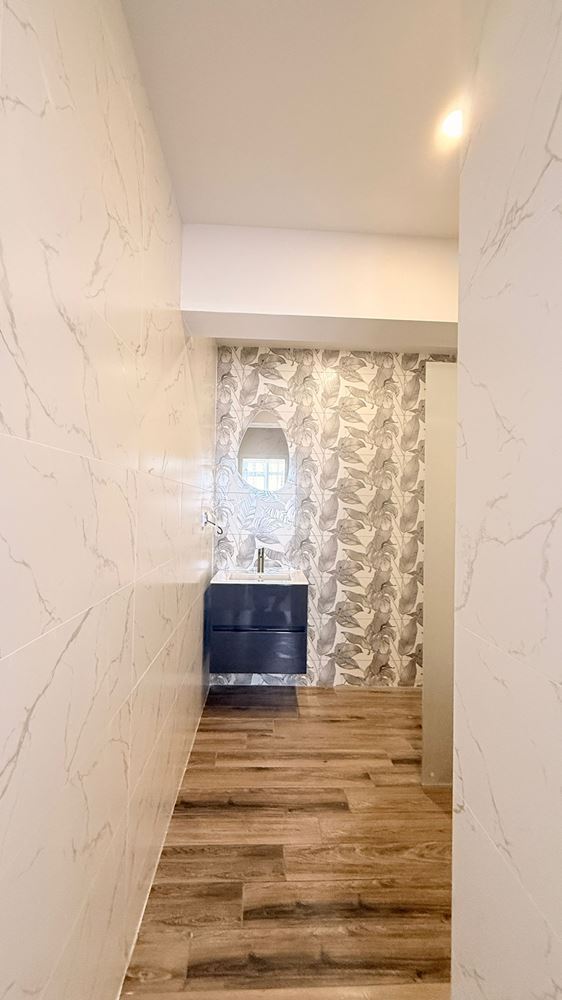 Luxuriöse Wohnung mit drei Schlafzimmern in erster Meereslinie in Ravda – Raum, Prestige und beeindruckendes Meerespanorama