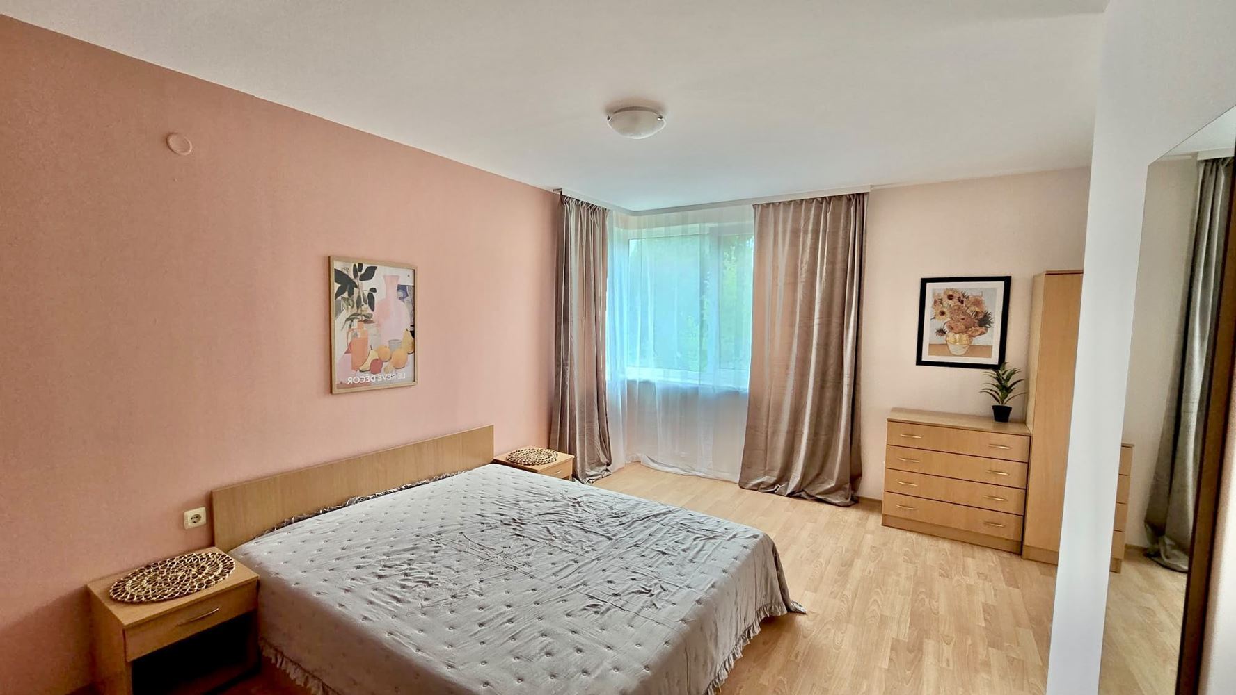 Geräumige 3-Zimmer-Wohnung in Sonnenstrand – voll möbliert und bezugsfertig