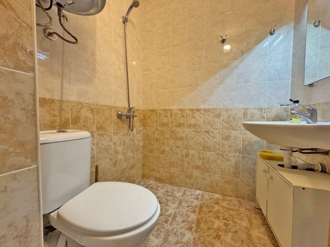 Funktionale Dreizimmerwohnung im Erdgeschoss in einem modernen Komplex in der Region Sonnenstrand