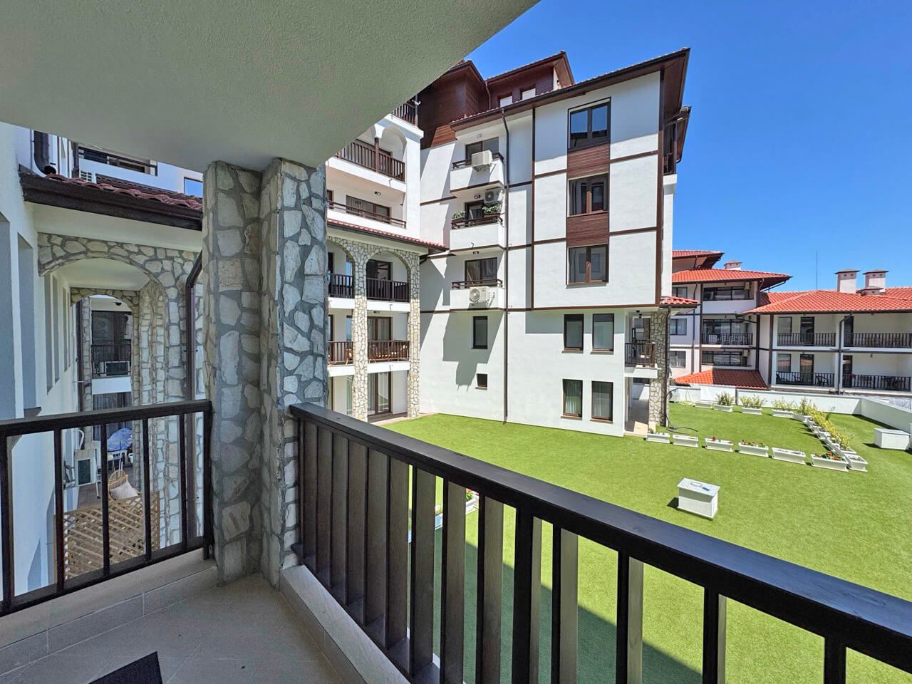 Geräumige 3-Zimmer-Wohnung in einer modernen Anlage in Sveti Vlas – Komfort zwischen Meer und Bergen