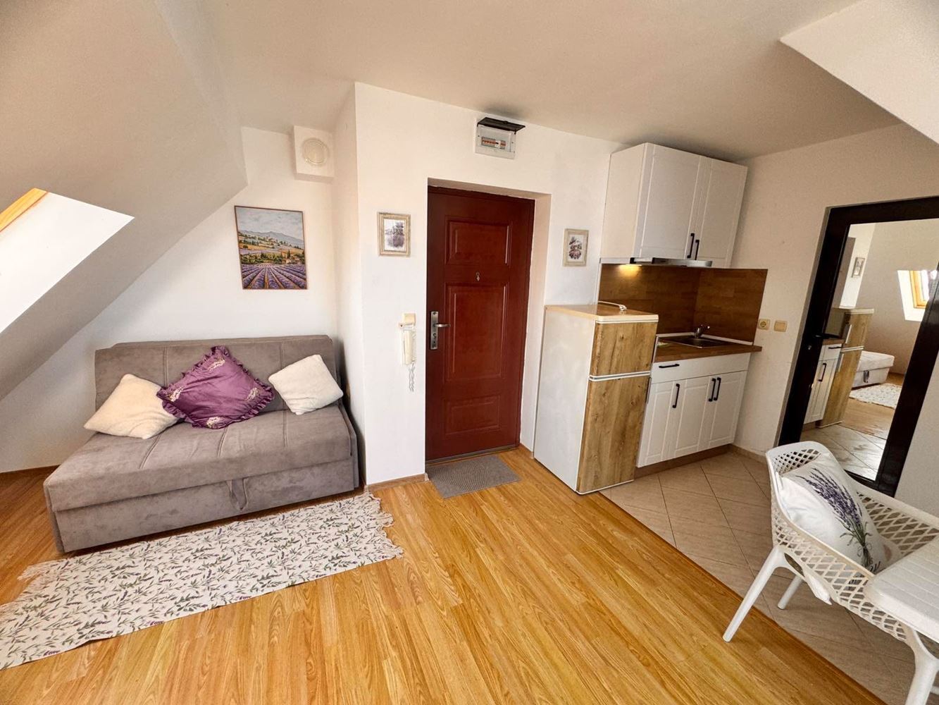 Stilvolles Studio mit Panoramaterrasse in Pomorie – niedrige Instandhaltungsgebühr, Südausrichtung und ausgezeichnete Lage nahe dem Meer