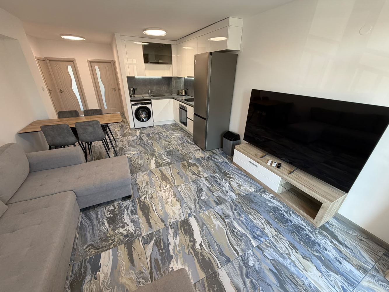 Geräumige 2-Zimmer-Wohnung mit Poolblick in Sonnenstrand – ausgezeichnete Wahl für Familie und Investition