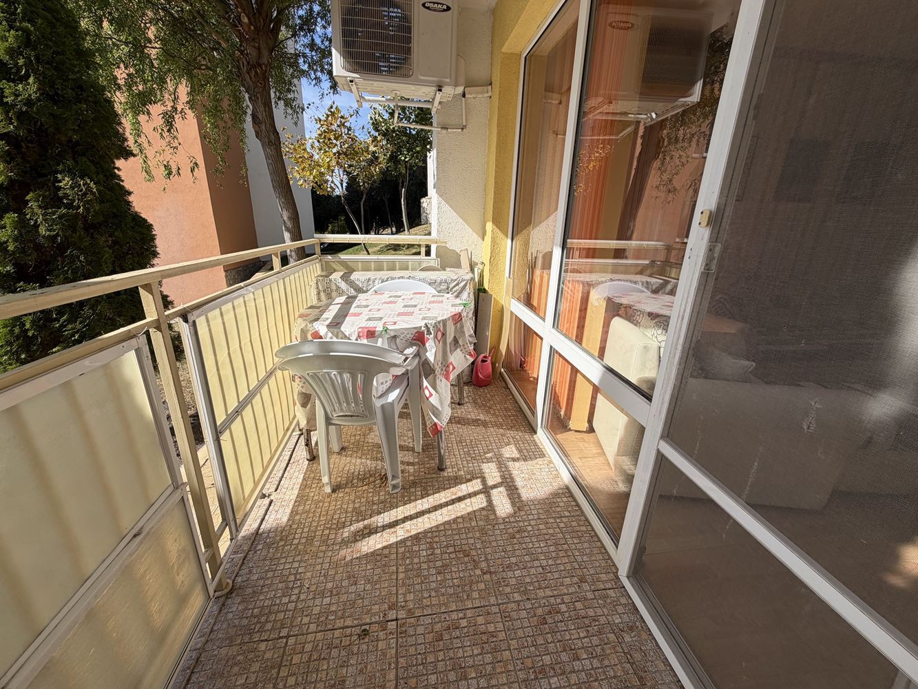 Zweizimmerwohnung mit großzügiger Terrasse und Meerblick in Sveti Vlas – 300 Meter vom Strand entfernt