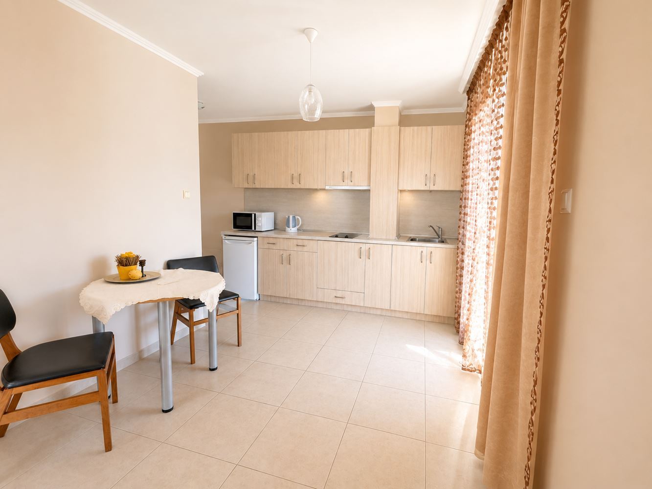 3-Zimmer-Wohnung mit zwei Schlafzimmern und zwei Terrassen in einer ruhigen Anlage in Sonnenstrand