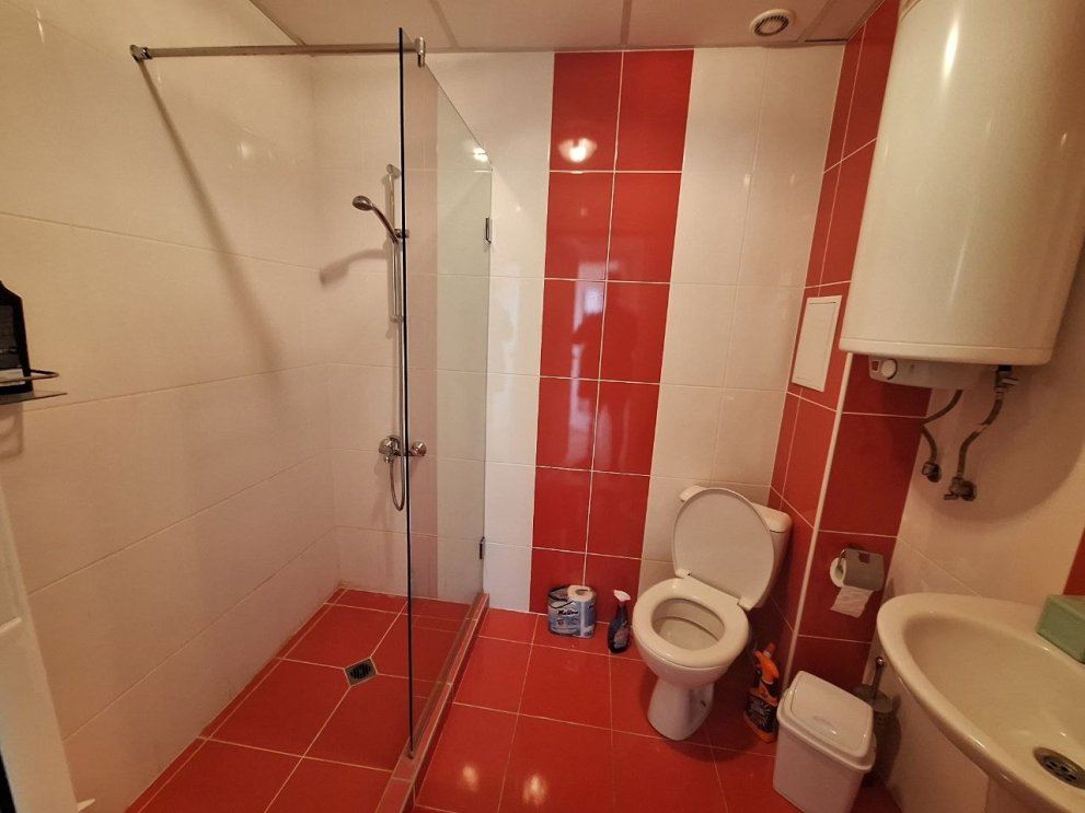 Möblierte 2-Zimmer-Wohnung in erster Meereslinie mit Meerblick in Byala