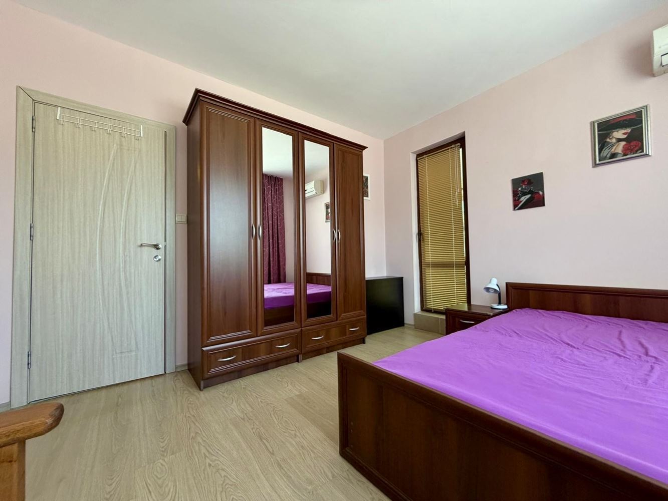 Sarafovo – Geräumige Zweizimmerwohnung mit Act 16, minimaler Instandhaltungsgebühr und kompletter Möblierung
