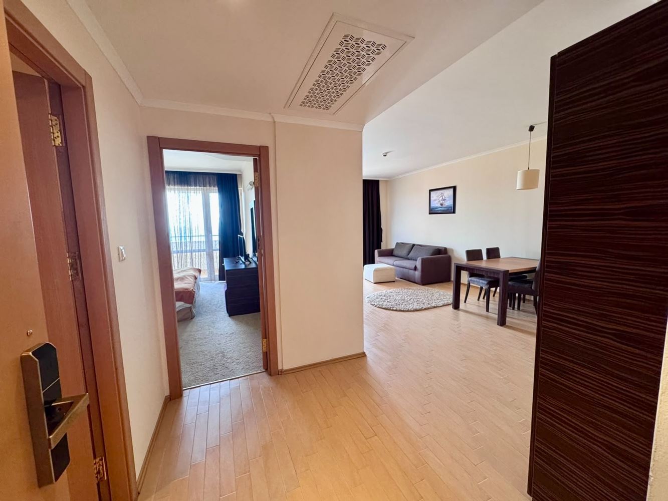 Zweizimmerwohnung in erster Meereslinie mit Panoramablick auf das Meer in Sonnenstrand