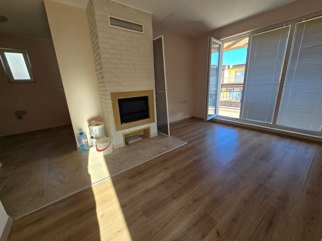 Neue Wohnung mit einem Schlafzimmer in Pomorie – renoviert, bereit zur Möblierung, mit geräumigem Balkon und Grill