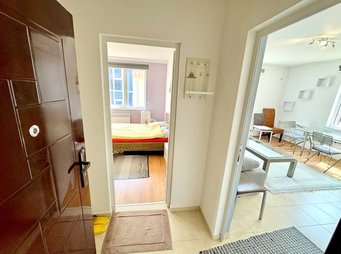 Ravda – Gemütliche Zweizimmerwohnung mit niedriger Wartungsgebühr, nur 500 Meter vom Meer entfernt