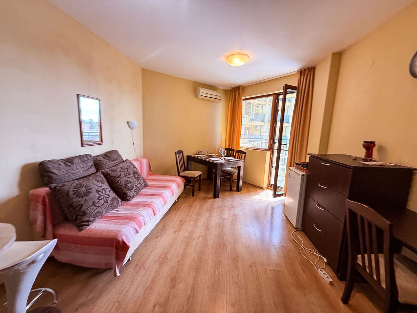 Sonnenstrand: Gemütliche 2-Zimmer-Wohnung mit niedriger Wartungsgebühr