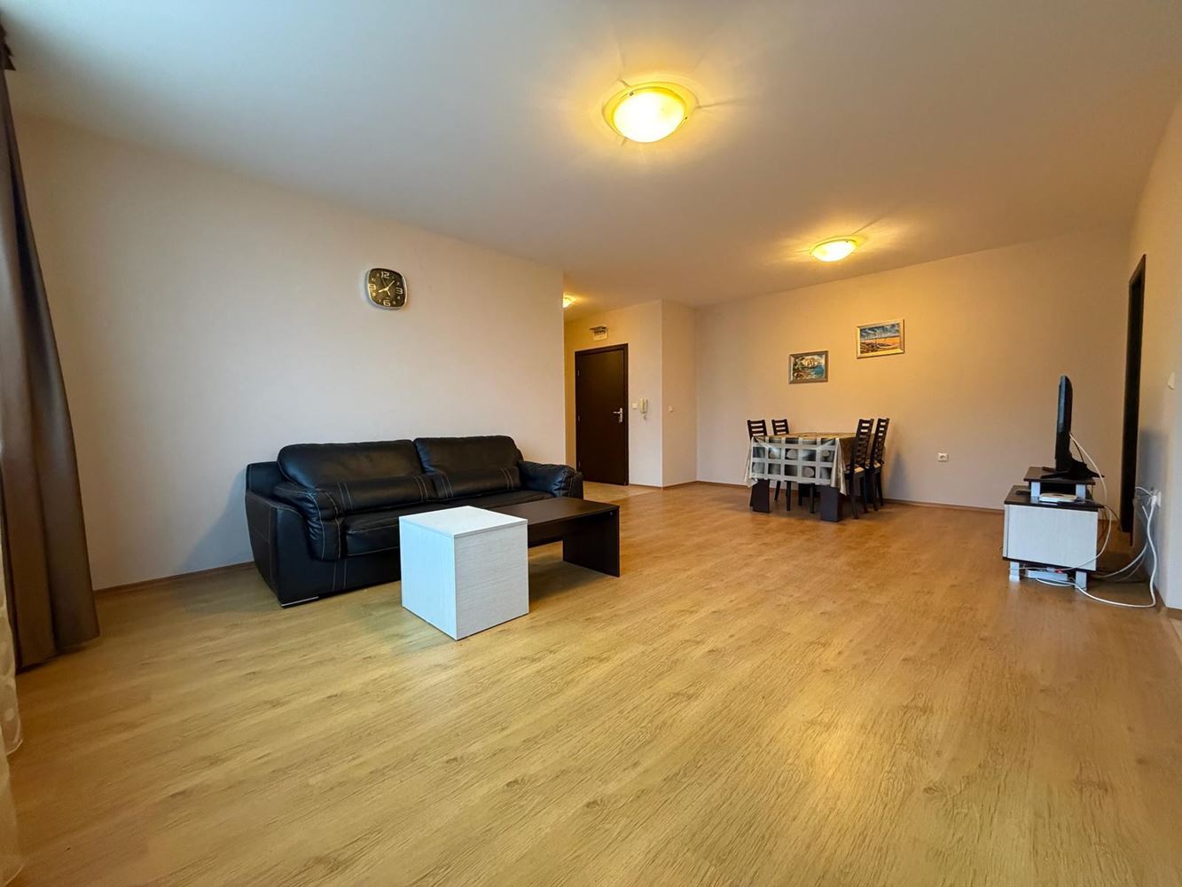 Großzügige 3-Zimmer-Wohnung in Nessebar – voll möbliert, in ruhiger und schnell wachsender Gegend nahe dem Meer
