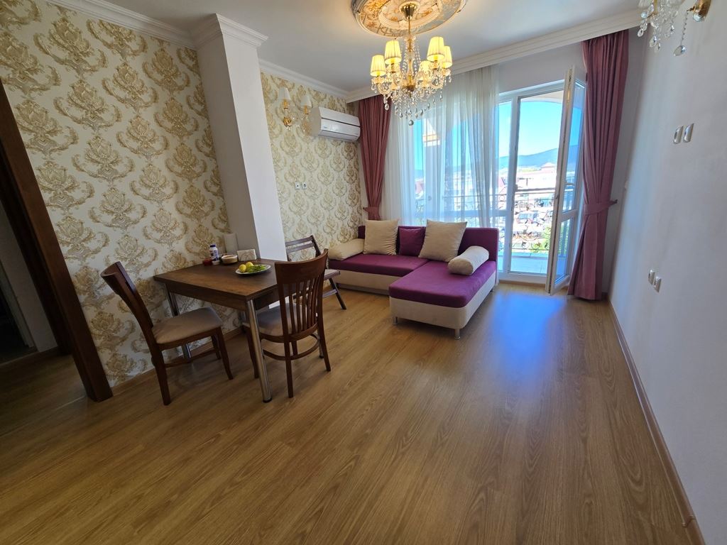 Sonnenstrand - Vollständig möblierte Wohnung mit zwei Balkonen und beeindruckender SPA-Infrastruktur