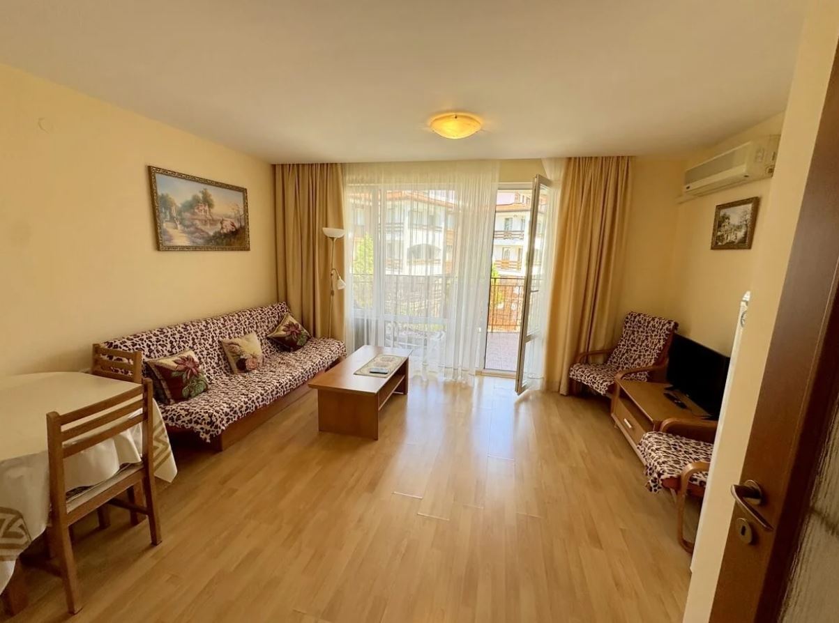 Wunderschönes Apartment in erster Meereslinie in einer prestigeträchtigen Wohnanlage nahe Elenite und Sveti Vlas