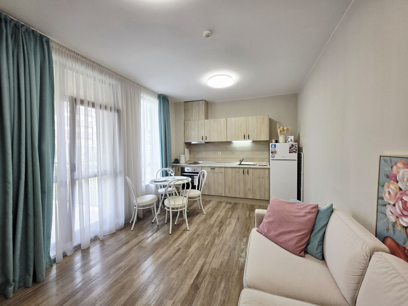Meerkomfort mit eigenem Garten – 2-Zimmer-Wohnung mit einem Schlafzimmer nur wenige Schritte vom Strand in Sveti Vlas entfernt