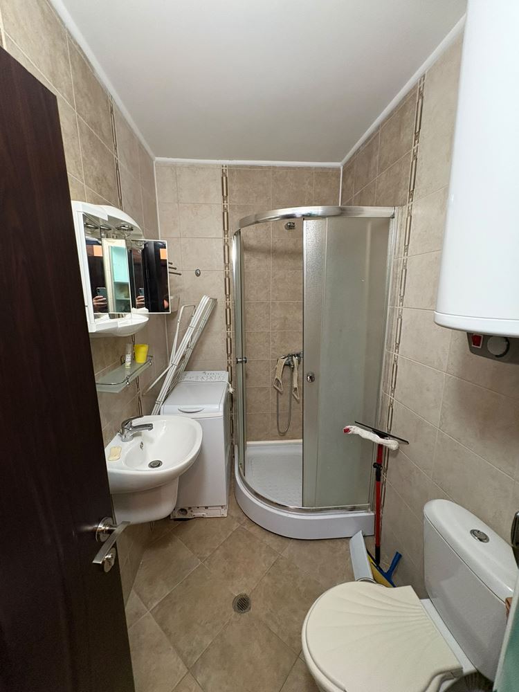 Möblierte Studio-Wohnung 200 Meter vom Meer entfernt in Pomorie – ausgezeichnete Lage und Komfort