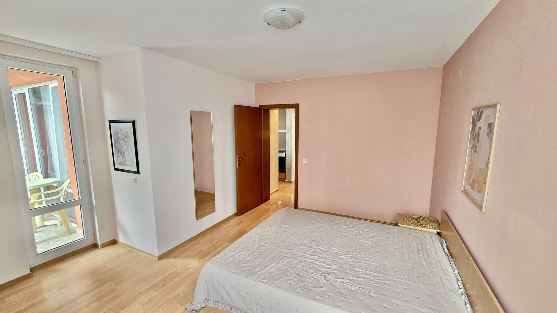 Geräumige 3-Zimmer-Wohnung in Sonnenstrand – voll möbliert und bezugsfertig