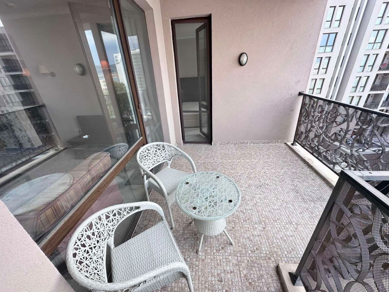 Luxuriöse Wohnung mit einem Schlafzimmer und Panoramablick auf das Meer in einer prestigeträchtigen Wohnanlage in Sonnenstrand