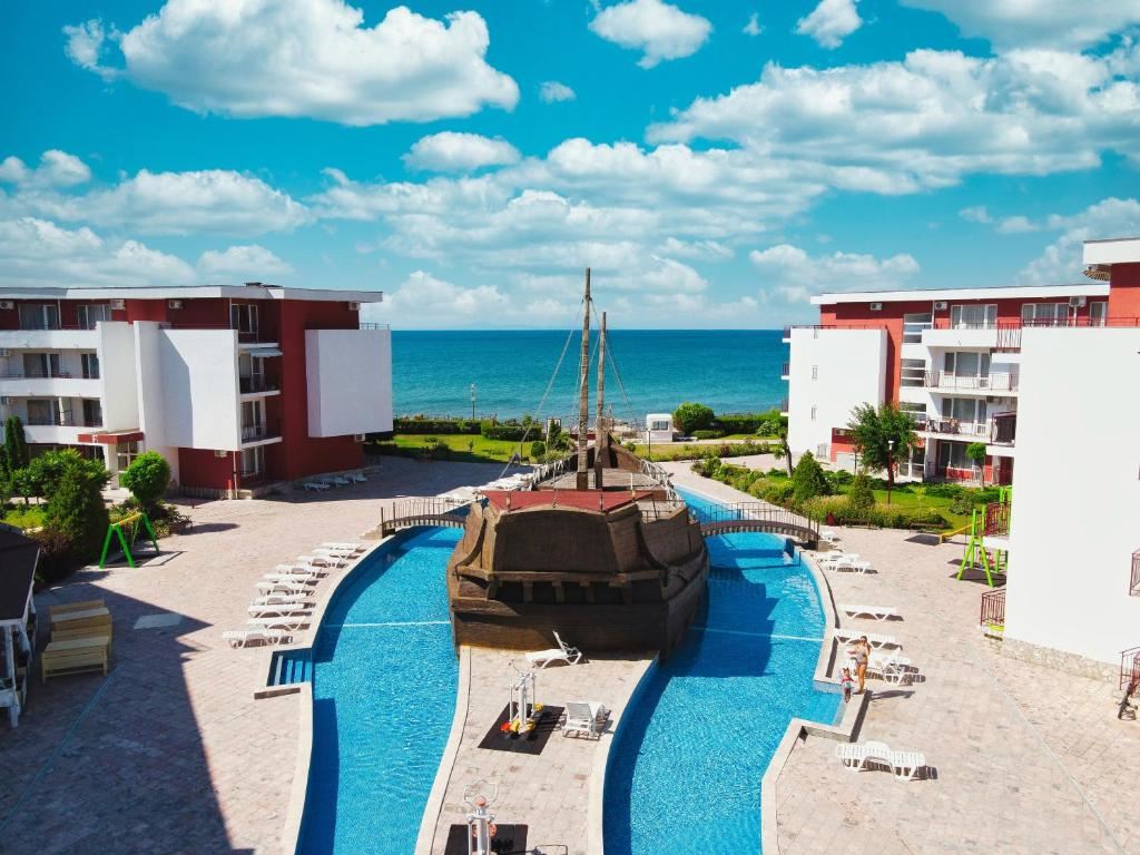 Wunderschönes Apartment in erster Meereslinie in einer prestigeträchtigen Wohnanlage nahe Elenite und Sveti Vlas