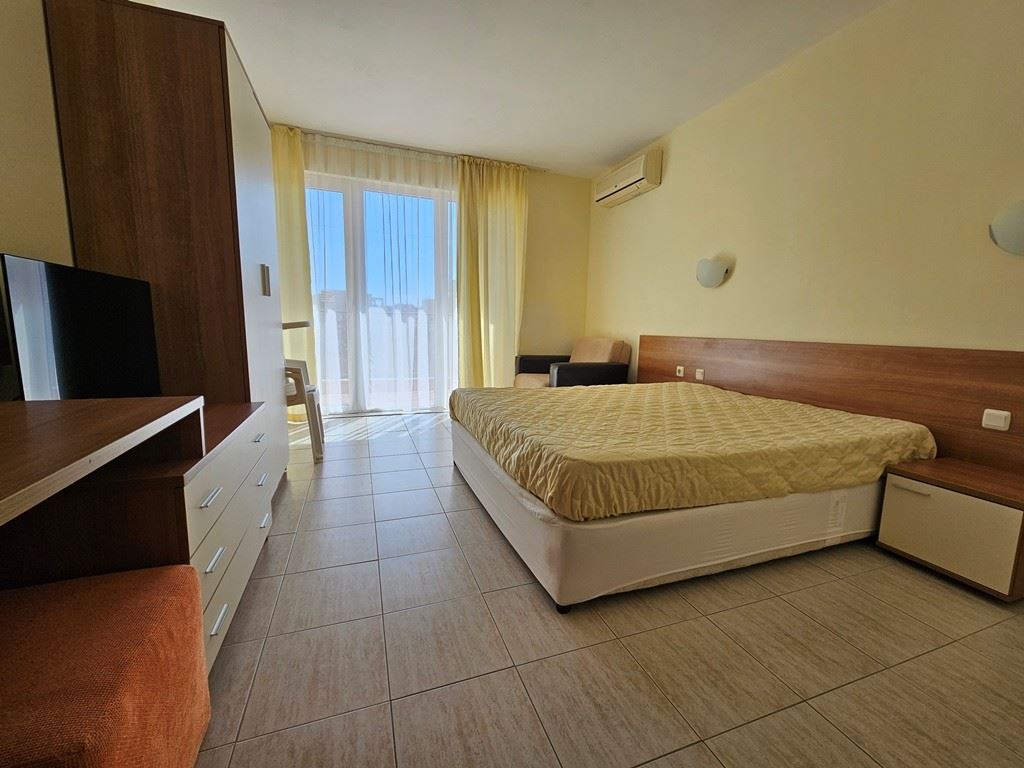 Stilvolles Studio mit Panoramablick auf den Pool in Sunny Beach – bezugsfertig und ideal zur Investition