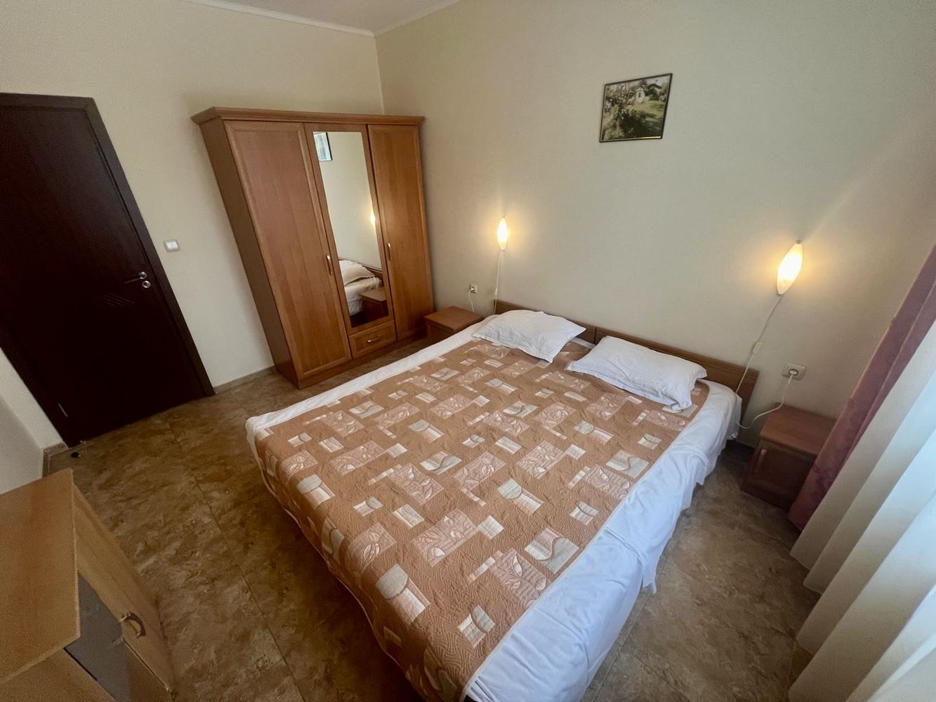Geräumige Drei-Zimmer-Wohnung mit Poolblick in einer prestigeträchtigen Anlage in Nessebar