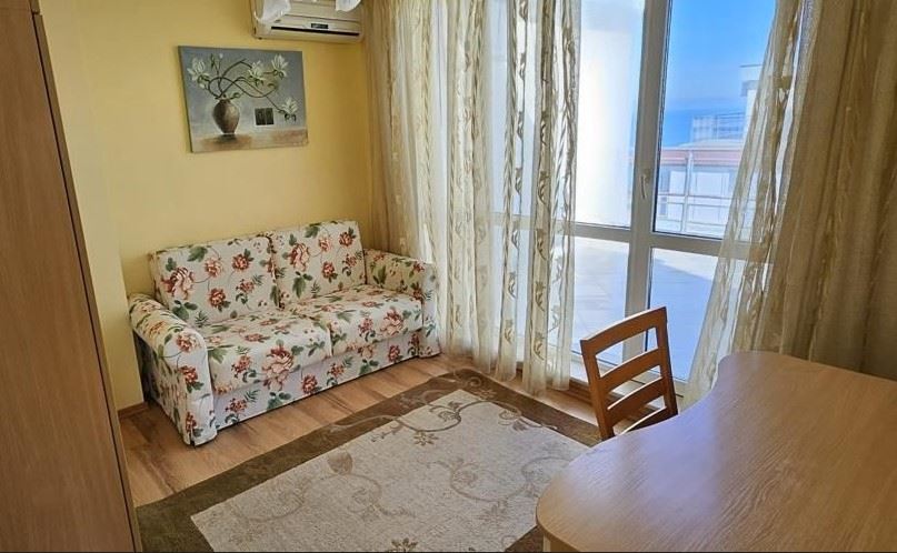 Luxuriöse Zwei-Schlafzimmer-Wohnung mit Panoramameerblick in Pomorie