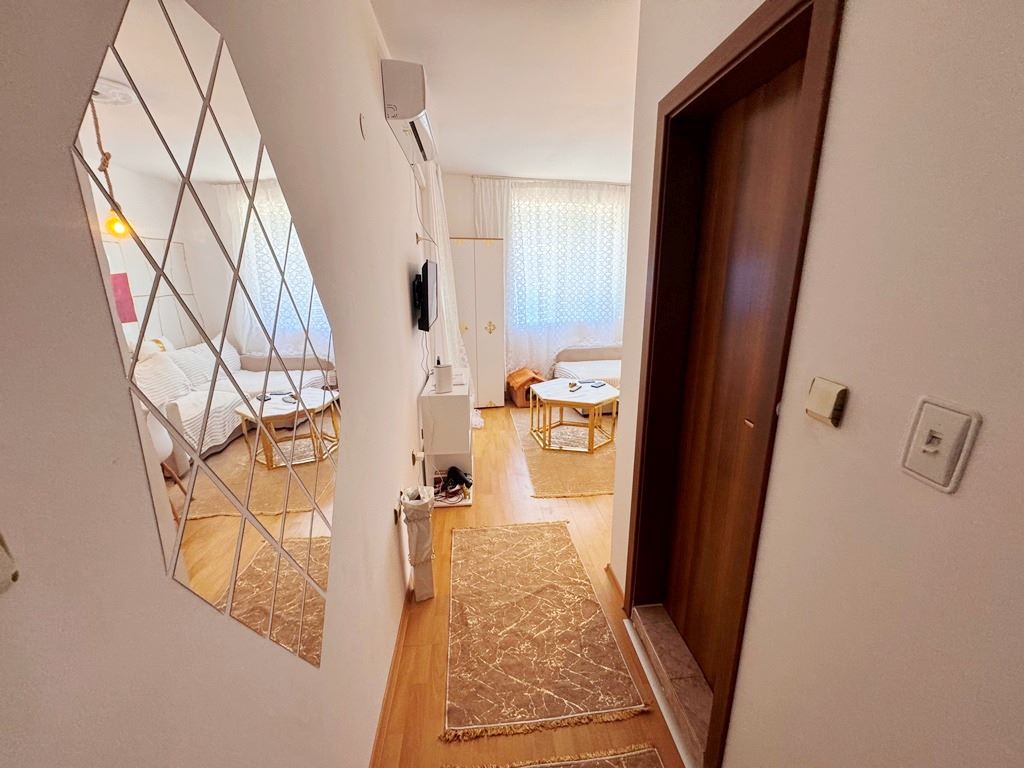 Stilvolle voll möblierte 3-Zimmer-Wohnung im Sonnenstrand in einer Anlage mit ausgezeichneten Annehmlichkeiten