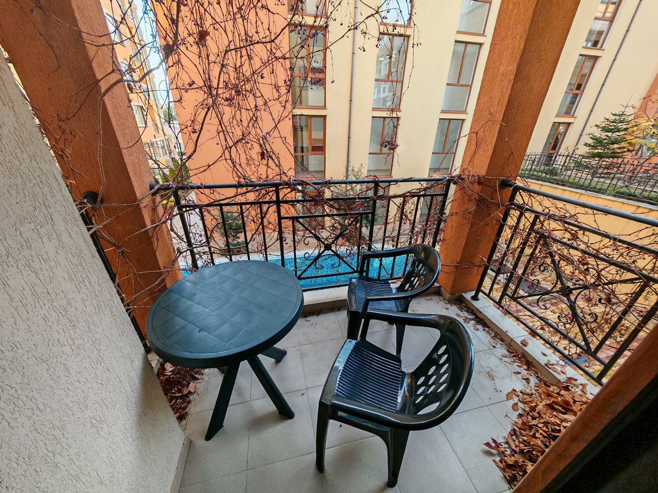 Zwei-Zimmer-Wohnung mit zwei Schlafzimmern in Sveti Vlas mit hervorragenden Annehmlichkeiten in einer geschlossenen Wohnanlage