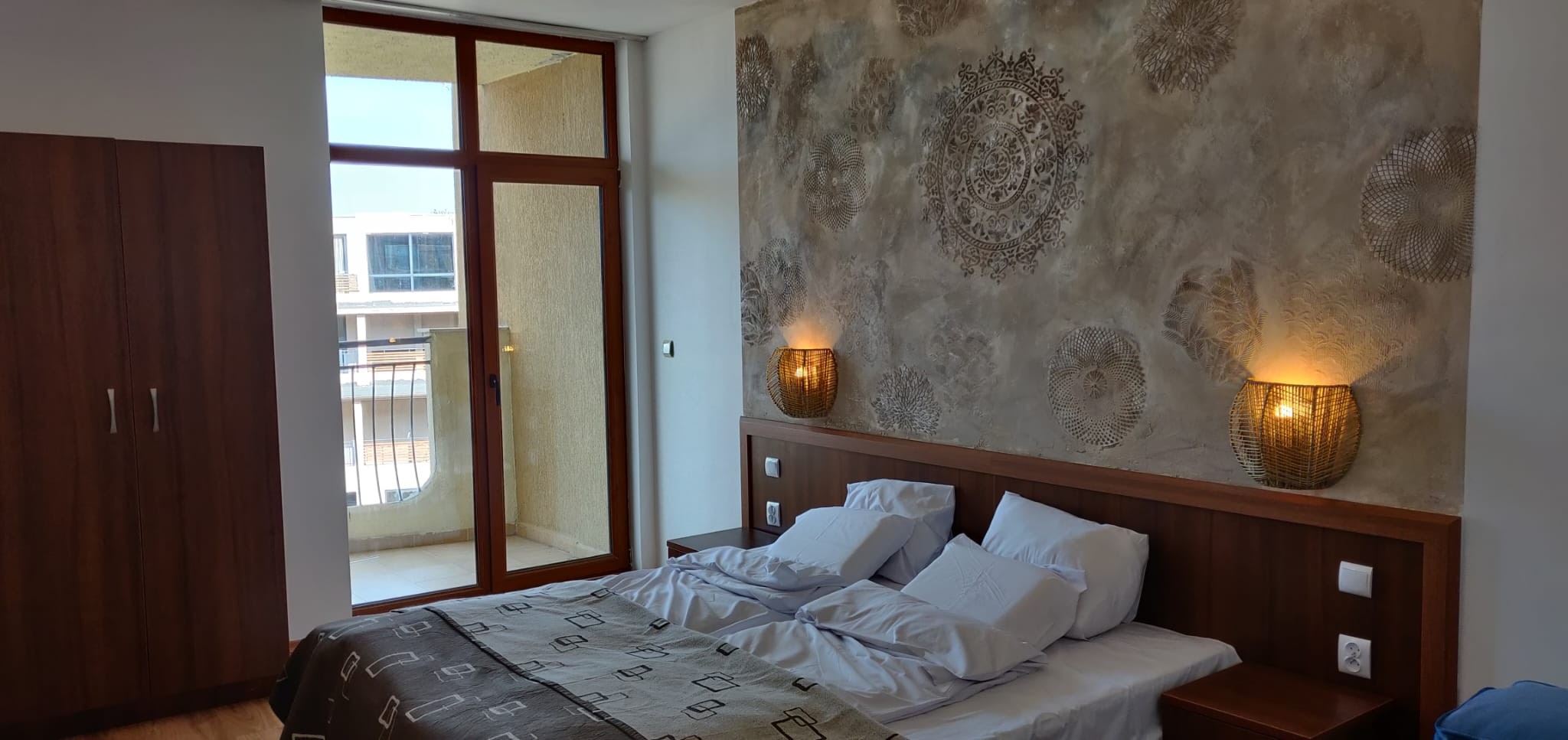 Großzügige Wohnung mit einem Schlafzimmer und teilweise Meerblick – Sonnenstrand, 100 m vom Strand entfernt