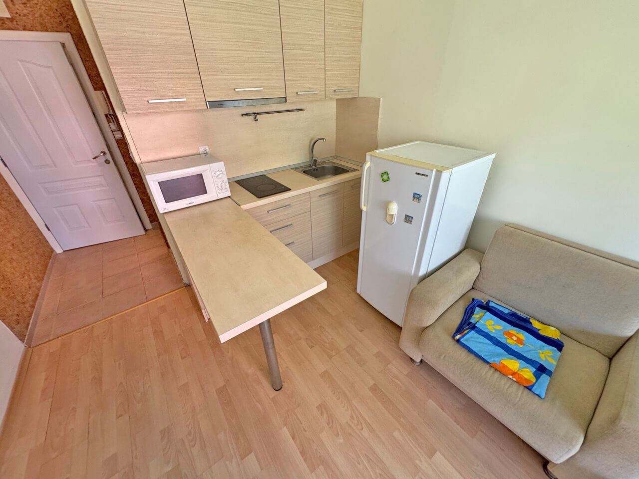 Charmantes Studio in erster Meereslinie in Sveti Vlas – eine beeindruckende Anlage mit zahlreichen Swimmingpools und weiteren Annehmlichkeiten