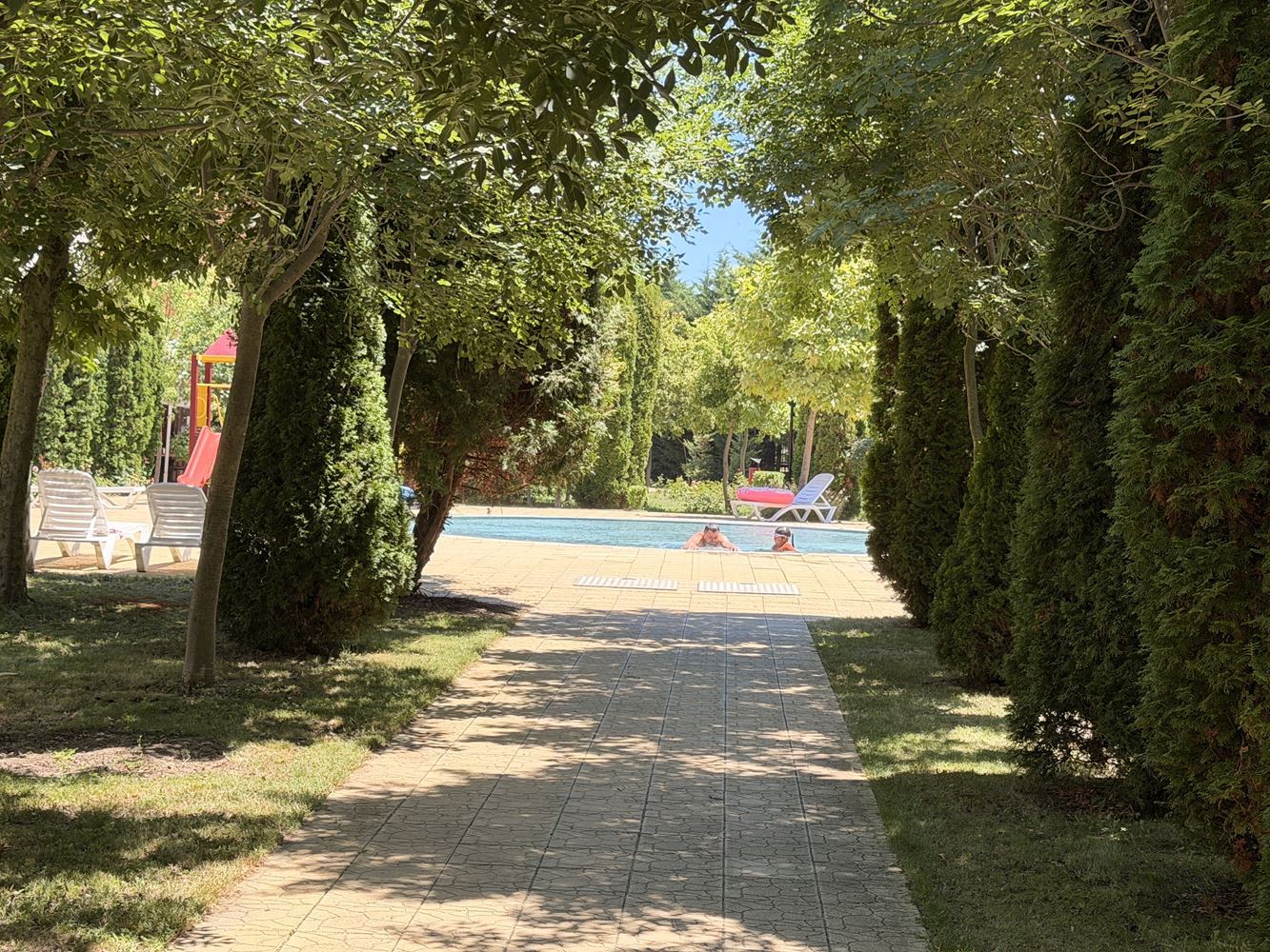 Geräumige Wohnung mit zwei Schlafzimmern in Sonnenstrand – Panoramablick und ruhige Lage